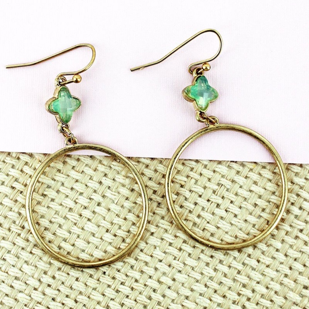 2/$10- MINT GLASS QUATREFOIL GOLDTONE  EARRINGS